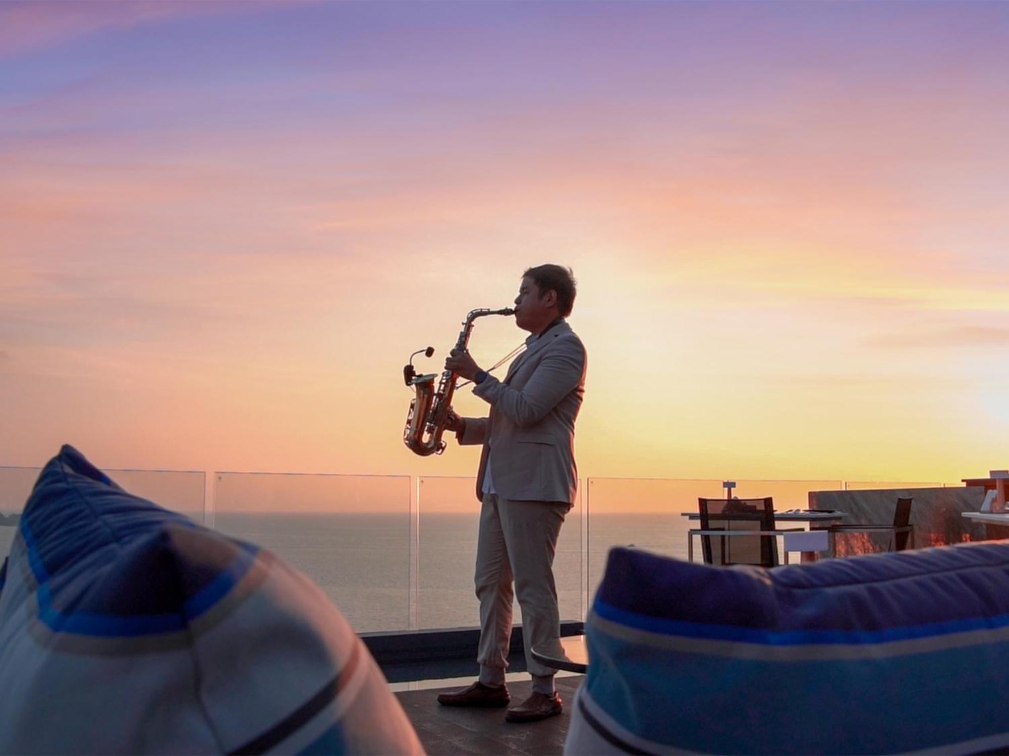 فندق كاليما ريزورت آند سبا Patong المظهر الخارجي الصورة Live music at the rooftop bar