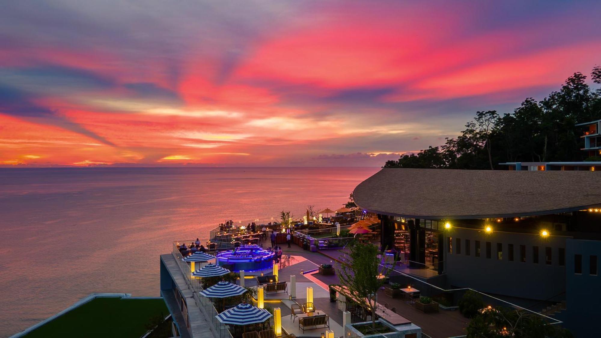 فندق كاليما ريزورت آند سبا Patong المظهر الخارجي الصورة Sunset at Pattaya